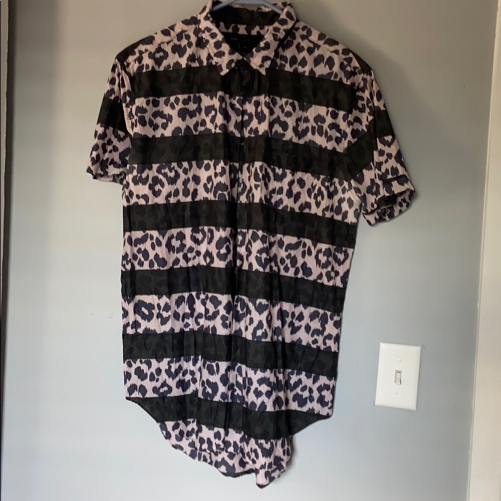 EUC Marc Jacobs Button up short Sleeve size XL